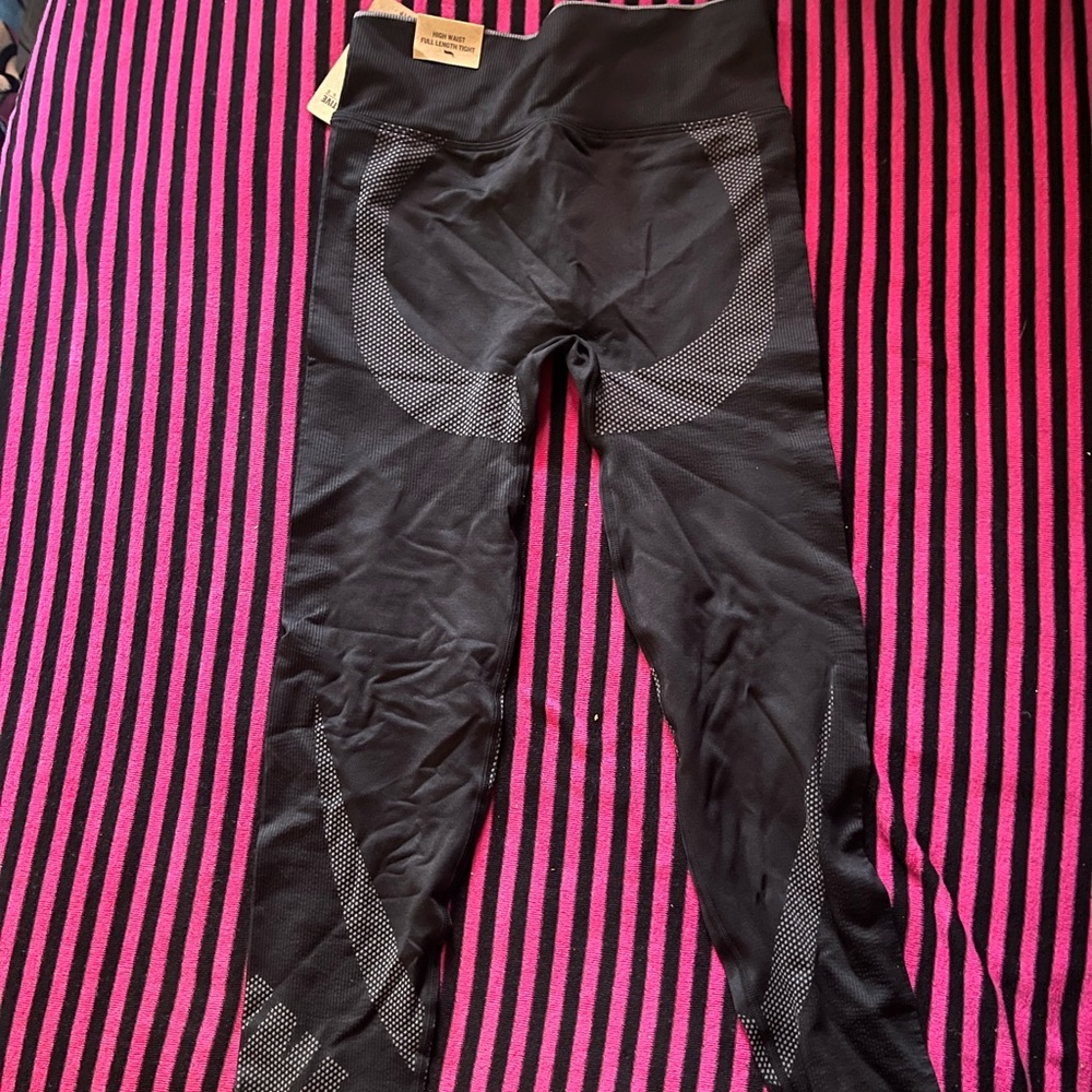 New pink leggings